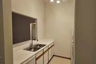 1435 Spring Brook Ct, Round Lake Beach, IL 60073 - Photo 3