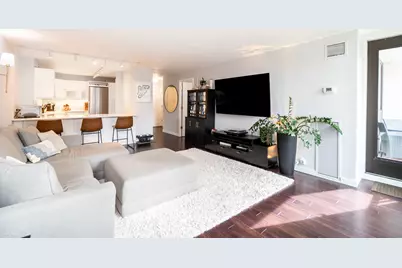1030 N State Street #8J, Chicago, IL 60610 - Photo 9