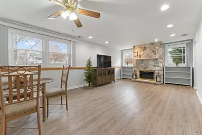 309 Plymouth Lane NW, Bloomingdale, IL 60108 - Photo 13