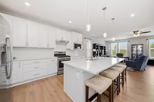 3203 Sweetgrass Cir, Aurora, IL 60503 - Photo 3