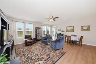 3203 Sweetgrass Cir, Aurora, IL 60503 - Photo 7