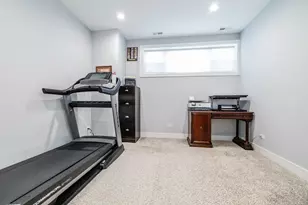 5739 W Grover St, Chicago, IL 60630 - Photo 31