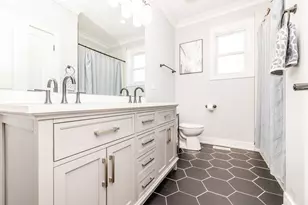 5739 W Grover St, Chicago, IL 60630 - Photo 25