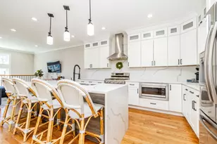 5739 W Grover St, Chicago, IL 60630 - Photo 5