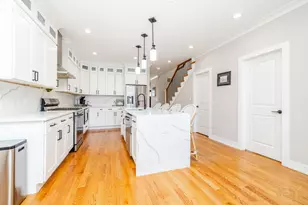 5739 W Grover St, Chicago, IL 60630 - Photo 9