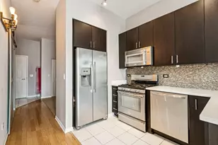 340 W Superior St, Chicago, IL 60654 - Photo 11