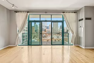 340 W Superior St, Chicago, IL 60654 - Photo 3