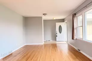 724 Burning Tree Ln, Naperville, IL 60563 - Photo 3