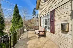 283 Bartram Rd, Riverside, IL 60546 - Photo 3