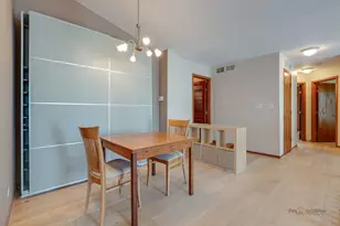 632 Grosse Pointe Cir, Vernon Hills, IL 60061 - Photo 11