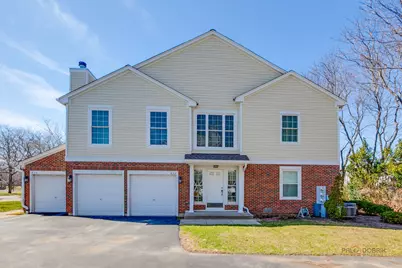 632 Grosse Pointe Circle #-, Vernon Hills, IL 60061 - Photo 1