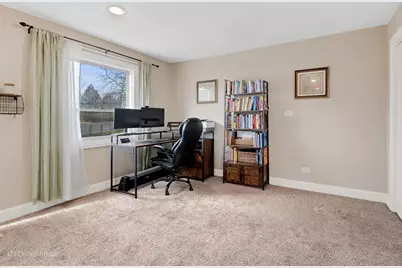 350 Shawnee Drive, Carol Stream, IL 60188 - Photo 7