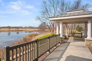 350 Shawnee Dr, Carol Stream, IL 60188 - Photo 25