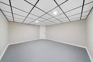 9248 N Maryland St, Niles, IL 60714 - Photo 23