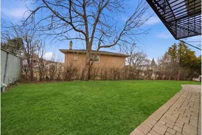 9248 N Maryland Street, Niles, IL 60714 - Photo 25