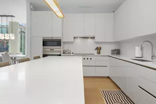 360 W Erie St, Chicago, IL 60654 - Photo 3