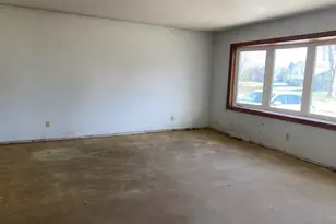 2135 13th St, Peru, IL 61354 - Photo 5