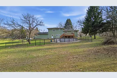 702 Highcrest Road, Dixon, IL 61021 - Photo 7