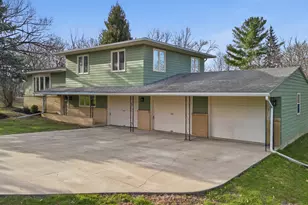 702 Highcrest Rd, Dixon, IL 61021 - Photo 1