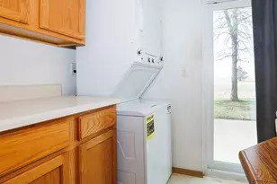 23 Fetzer Ct, Bloomington, IL 61704 - Photo 9