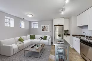 320 W Evergreen Ave, Chicago, IL 60610 - Photo 3