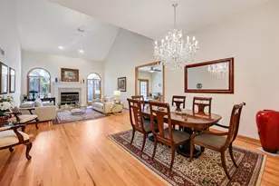 61 Berkshire Ct, Burr Ridge, IL 60527 - Photo 7