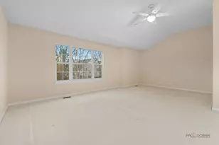 14200 Oakwood Ct, Libertyville, IL 60048 - Photo 23