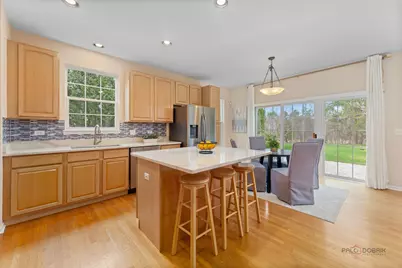 14200 Oakwood Court, Libertyville, IL 60048 - Photo 7