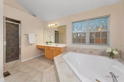 14200 Oakwood Court, Libertyville, IL 60048 - Photo 31