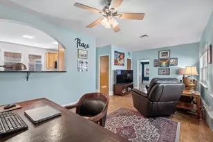 7446 N Rockwell St, Chicago, IL 60645 - Photo 9