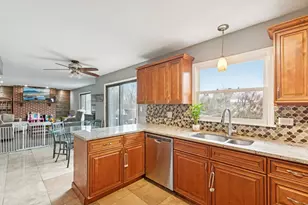 333 Grosvenor Ct, Bolingbrook, IL 60440 - Photo 9