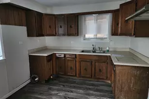 62 Marquette St, Park Forest, IL 60466 - Photo 3