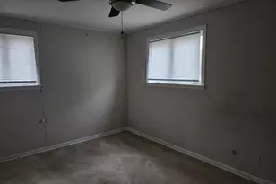 62 Marquette St, Park Forest, IL 60466 - Photo 5