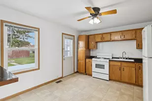 506 Kenyon Ave, Romeoville, IL 60446 - Photo 11