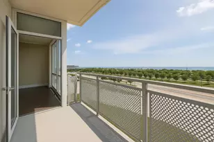 1901 S Calumet Ave, Chicago, IL 60616 - Photo 3