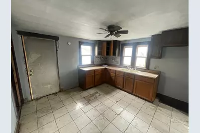 261 N 6th Avenue, Kankakee, IL 60901 - Photo 3