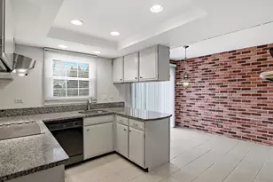 393 Indian Hill Dr, Buffalo Grove, IL 60089 - Photo 11