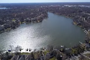 24301 Forest Dr N, Lake Zurich, IL 60047 - Photo 3