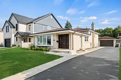 8821 Congress Park Avenue, Brookfield, IL 60513 - Photo 1