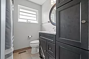 8821 Congress Park Ave, Brookfield, IL 60513 - Photo 11