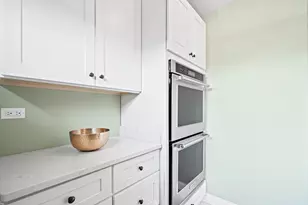 8821 Congress Park Ave, Brookfield, IL 60513 - Photo 15