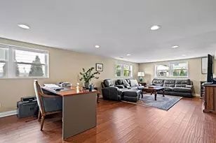 8821 Congress Park Ave, Brookfield, IL 60513 - Photo 13