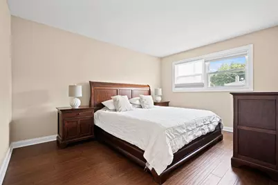 8821 Congress Park Avenue, Brookfield, IL 60513 - Photo 7