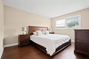 8821 Congress Park Ave, Brookfield, IL 60513 - Photo 7