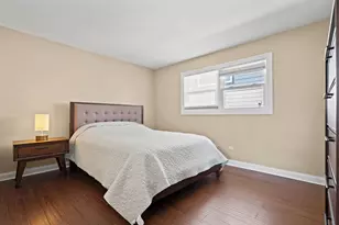 8821 Congress Park Ave, Brookfield, IL 60513 - Photo 9