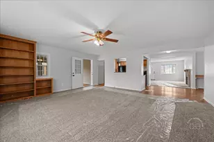 150 S Western Ave, Aurora, IL 60506 - Photo 9