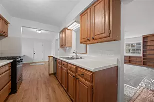 150 S Western Ave, Aurora, IL 60506 - Photo 7