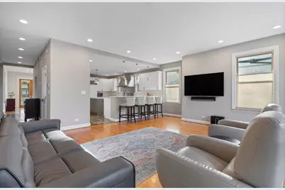 2426 W Lyndale Street, Chicago, IL 60647 - Photo 9