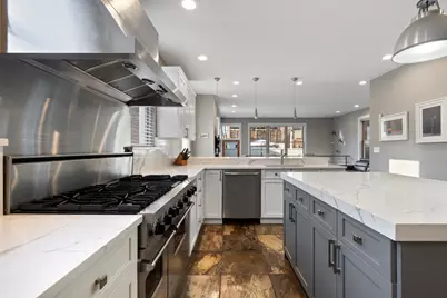 2426 W Lyndale Street, Chicago, IL 60647 - Photo 13