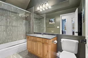 2426 W Lyndale St, Chicago, IL 60647 - Photo 23